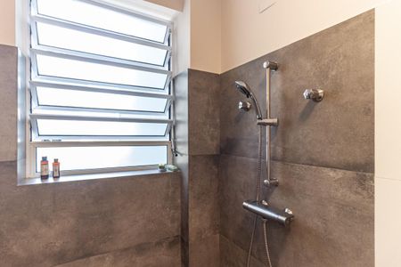 Apartamento à venda com 94m², 2 quartos e sem vaga Apartamento à venda com 94m², 2 quartos e sem vagaBanheiro