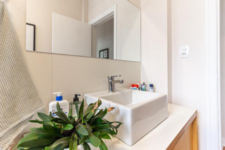 Apartamento à venda com 94m², 2 quartos e sem vaga Apartamento à venda com 94m², 2 quartos e sem vagaBanheiro