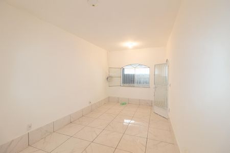 Sala de casa de condomínio para alugar com 2 quartos, 120m² em Senador Vasconcelos, Rio de Janeiro