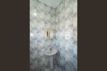 Casa de condomínio para alugar com 120m², 2 quartos e 1 vaga Casa de condomínio para alugar com 120m², 2 quartos e 1 vagaBanheiro Social