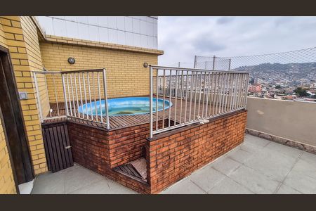 Apartamento para alugar com 660m², 4 quartos e 2 vagas Apartamento para alugar com 660m², 4 quartos e 2 vagasPiscina Banheiro externo e sauna