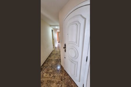 Apartamento para alugar com 660m², 4 quartos e 2 vagas Apartamento para alugar com 660m², 4 quartos e 2 vagasCorredor
