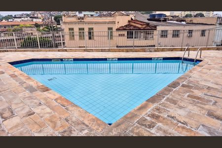 Apartamento para alugar com 660m², 4 quartos e 2 vagas Apartamento para alugar com 660m², 4 quartos e 2 vagasÁrea comum - piscina do Prédio