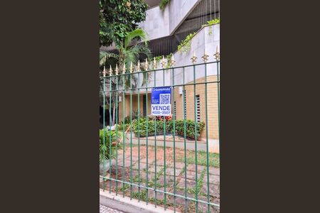 Apartamento para alugar com 660m², 4 quartos e 2 vagas Apartamento para alugar com 660m², 4 quartos e 2 vagasPrédio e plaquinha