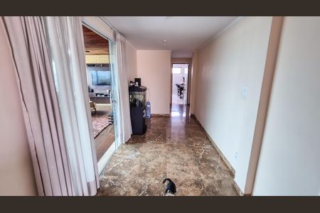 Apartamento para alugar com 660m², 4 quartos e 2 vagas Apartamento para alugar com 660m², 4 quartos e 2 vagasCorredor