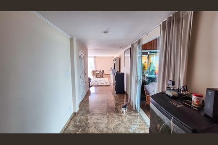 Apartamento para alugar com 660m², 4 quartos e 2 vagas Apartamento para alugar com 660m², 4 quartos e 2 vagasCorredor