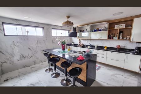 Apartamento para alugar com 660m², 4 quartos e 2 vagas Apartamento para alugar com 660m², 4 quartos e 2 vagasCozinha