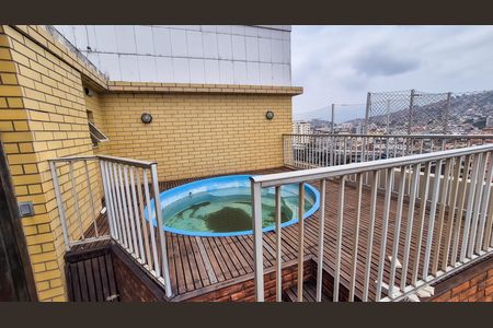 Apartamento para alugar com 660m², 4 quartos e 2 vagas Apartamento para alugar com 660m², 4 quartos e 2 vagasPiscina Banheiro externo e sauna