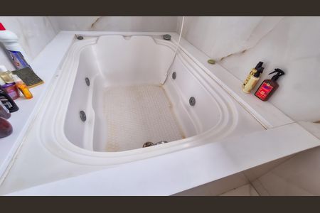 Apartamento para alugar com 660m², 4 quartos e 2 vagas Apartamento para alugar com 660m², 4 quartos e 2 vagasBanheiro da Suíte 2