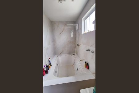 Apartamento para alugar com 660m², 4 quartos e 2 vagas Apartamento para alugar com 660m², 4 quartos e 2 vagasBanheiro da Suíte 2