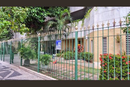 Apartamento para alugar com 660m², 4 quartos e 2 vagas Apartamento para alugar com 660m², 4 quartos e 2 vagasPrédio e plaquinha