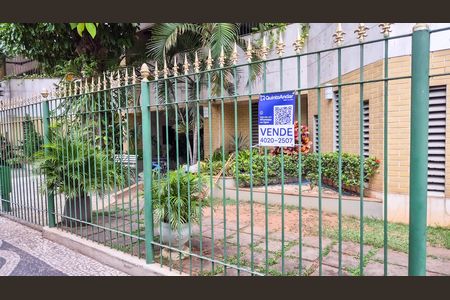 Apartamento para alugar com 660m², 4 quartos e 2 vagas Apartamento para alugar com 660m², 4 quartos e 2 vagasPrédio e plaquinha