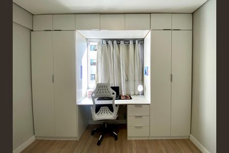 Apartamento à venda com 42m², 2 quartos e 1 vaga Apartamento à venda com 42m², 2 quartos e 1 vagaQuarto - Armários