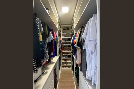 Closet da suíte de apartamento à venda com 2 quartos, 42m² em Parque das Industrias, Betim