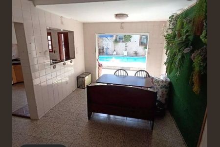 Casa de condomínio para alugar com 340m², 3 quartos e 4 vagas Casa de condomínio para alugar com 340m², 3 quartos e 4 vagasÁrea externa
