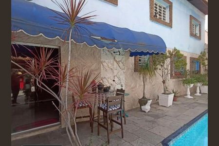 Casa de condomínio para alugar com 340m², 3 quartos e 4 vagas Casa de condomínio para alugar com 340m², 3 quartos e 4 vagasÁrea externa