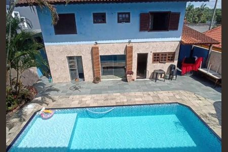 Casa de condomínio para alugar com 340m², 3 quartos e 4 vagas Casa de condomínio para alugar com 340m², 3 quartos e 4 vagasÁrea externa