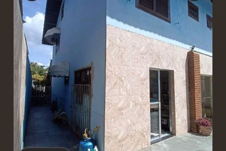 Casa de condomínio para alugar com 340m², 3 quartos e 4 vagas Casa de condomínio para alugar com 340m², 3 quartos e 4 vagasÁrea externa