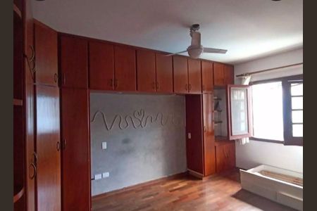 Casa de condomínio para alugar com 340m², 3 quartos e 4 vagas Casa de condomínio para alugar com 340m², 3 quartos e 4 vagasQuarto