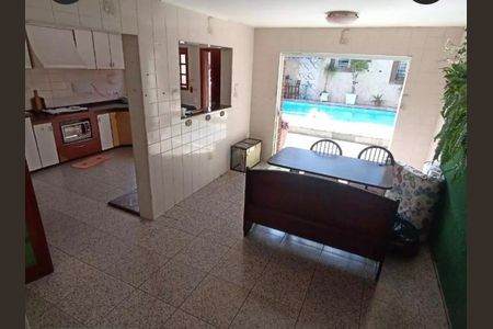 Casa de condomínio para alugar com 340m², 3 quartos e 4 vagas Casa de condomínio para alugar com 340m², 3 quartos e 4 vagasÁrea externa