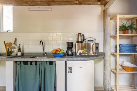 Cozinha de casa para alugar com 1 quarto, 30m² em Campeche, Florianópolis