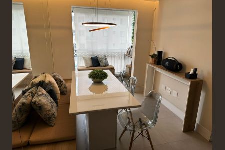 Apartamento à venda com 66m², 3 quartos e 2 vagas Apartamento à venda com 66m², 3 quartos e 2 vagasSala