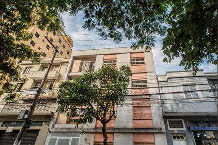 Apartamento à venda com 96m², 3 quartos e sem vaga Apartamento à venda com 96m², 3 quartos e sem vagaFachada