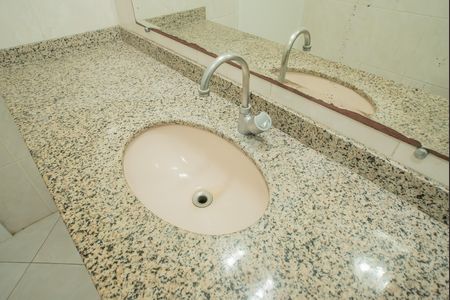 Apartamento à venda com 96m², 3 quartos e sem vaga Apartamento à venda com 96m², 3 quartos e sem vagaBanheiro