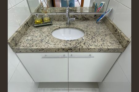 Apartamento à venda com 40m², 2 quartos e 1 vaga Apartamento à venda com 40m², 2 quartos e 1 vagaBanheiro
