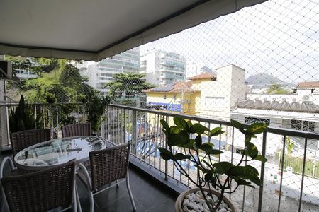 Apartamento para alugar com 82m², 3 quartos e 1 vagaVaranda
