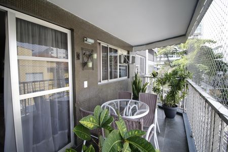 Apartamento para alugar com 82m², 3 quartos e 1 vagaVaranda