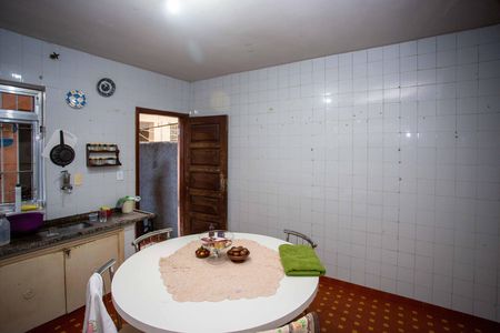 Casa à venda com 121m², 3 quartos e 2 vagasCozinha