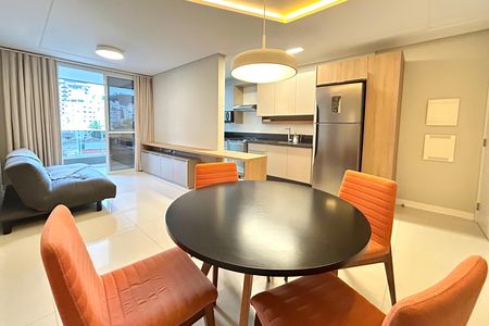 Sala de apartamento para alugar com 2 quartos, 71m² em Trindade, Florianópolis
