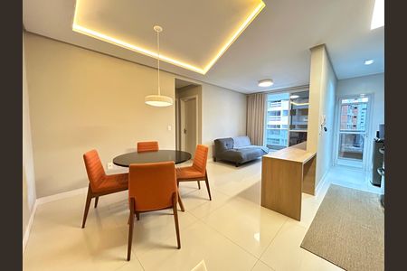 Sala de apartamento para alugar com 2 quartos, 71m² em Trindade, Florianópolis