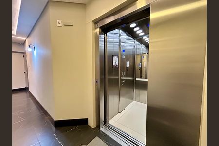 Apartamento para alugar com 71m², 2 quartos e 1 vaga Apartamento para alugar com 71m², 2 quartos e 1 vagaElevador
