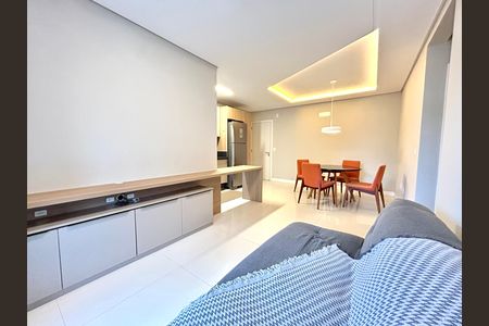 Apartamento para alugar com 71m², 2 quartos e 1 vaga Apartamento para alugar com 71m², 2 quartos e 1 vagaSala