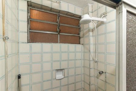 Banheiro de kitnet/studio para alugar com 1 quarto, 25m² em Santa Cecilia, São Paulo
