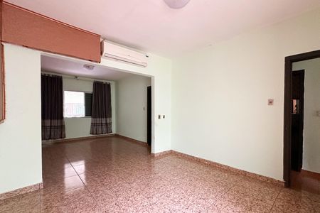 Casa para alugar com 120m², 3 quartos e 3 vagasSuíte 