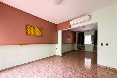 Casa para alugar com 120m², 3 quartos e 3 vagasSuíte 