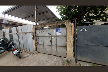 Casa para alugar com 60m², 1 quarto e 1 vaga Casa para alugar com 60m², 1 quarto e 1 vagaFachada