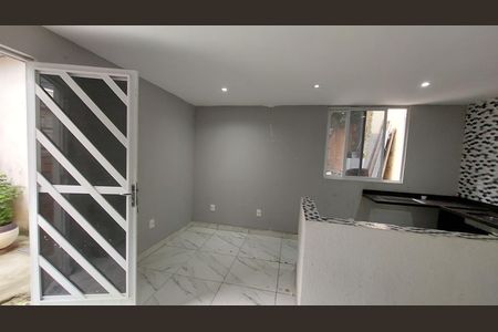 Casa para alugar com 60m², 1 quarto e 1 vaga Casa para alugar com 60m², 1 quarto e 1 vagaSala