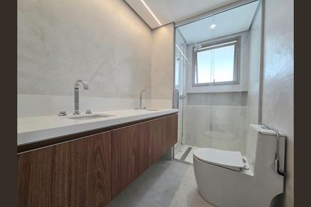 Apartamento para alugar com 150m², 3 quartos e 2 vagas Apartamento para alugar com 150m², 3 quartos e 2 vagasBanheiro da Suíte 1
