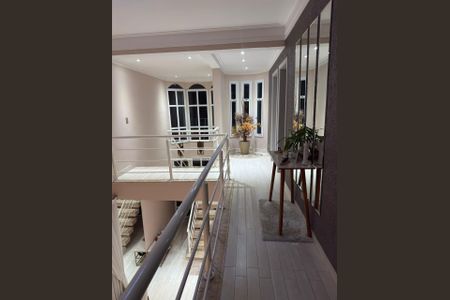 Casa de condomínio para alugar com 360m², 4 quartos e 4 vagas Casa de condomínio para alugar com 360m², 4 quartos e 4 vagasCorredor