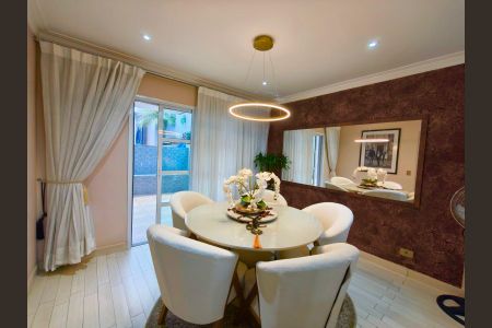 Casa de condomínio para alugar com 360m², 4 quartos e 4 vagas Casa de condomínio para alugar com 360m², 4 quartos e 4 vagasSala de Jantar