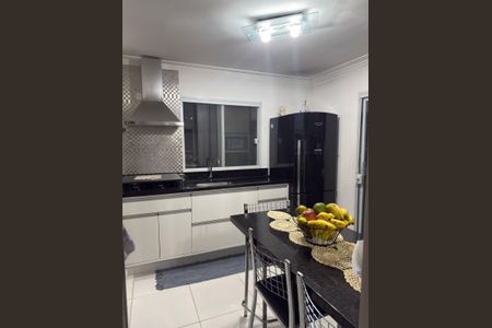 Casa de condomínio para alugar com 360m², 4 quartos e 4 vagas Casa de condomínio para alugar com 360m², 4 quartos e 4 vagasCozinha