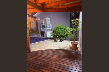 Casa de condomínio para alugar com 360m², 4 quartos e 4 vagas Casa de condomínio para alugar com 360m², 4 quartos e 4 vagasÁrea externa