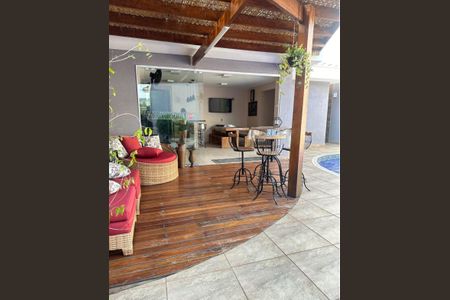 Casa de condomínio para alugar com 360m², 4 quartos e 4 vagas Casa de condomínio para alugar com 360m², 4 quartos e 4 vagasÁrea externa