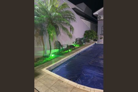 Casa de condomínio para alugar com 360m², 4 quartos e 4 vagas Casa de condomínio para alugar com 360m², 4 quartos e 4 vagasÁrea externa
