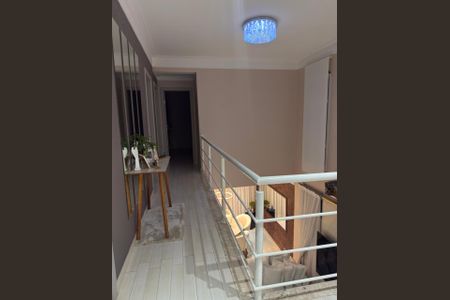 Casa de condomínio para alugar com 360m², 4 quartos e 4 vagas Casa de condomínio para alugar com 360m², 4 quartos e 4 vagasCorredor