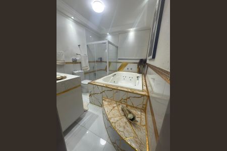 Casa de condomínio para alugar com 360m², 4 quartos e 4 vagas Casa de condomínio para alugar com 360m², 4 quartos e 4 vagasBanheiro